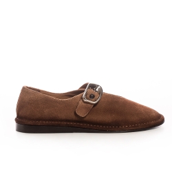 Siguranță și stil cu pantofii mocasini maro din piele întoarsă!
