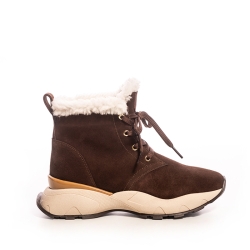 Ghete dama piele intoarsa maro cu blana - Confort si stil!