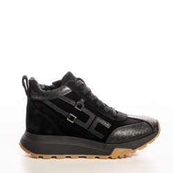 Sneakers înalți damă negri piele întoarsă cu talpă groasă maro.