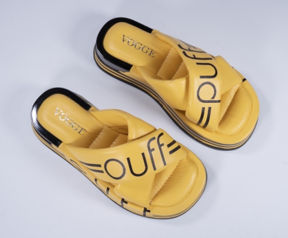 Papuc de damă VOGGE din piele naturală de culoare galbenă