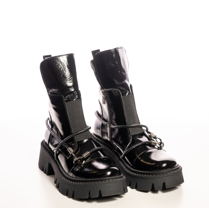 Ghete dama negre lăcuite, platformă, lanțuri metalice trendy