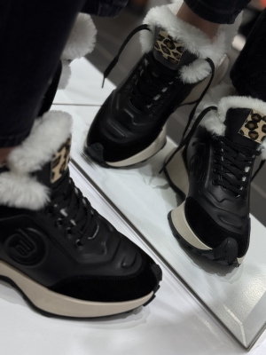 Dama Piele Negre cu Blană - Stil și Căldură!