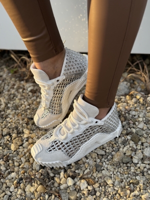 VOETTI Adidași Dama Albi cu Ținte Argintii - Eleganță și Stil la Fiecare Pas!