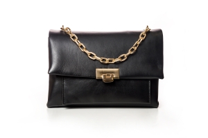 Sigur! Iată o sugestie:Geantă neagră elegantă, cu lanț auriu - Stil & Eleganță