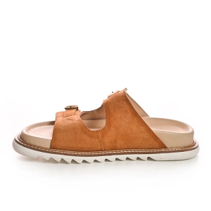 Siguranță și stil în sandalele din piele întoarsă!