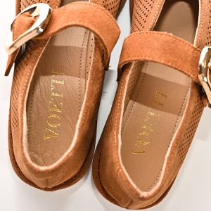 Balerini damă piele întoarsă maro cu cataramă - Eleganță și confort!