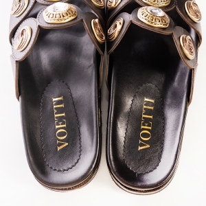 Dama Piele Negri cu Ornamente Aurii VOETTI