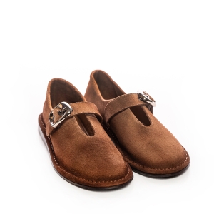 Siguranță și stil cu pantofii mocasini maro din piele întoarsă!