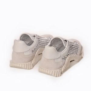 Adidași de damă eleganți cu detalii sclipitoare