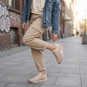 Adidași damă bej, piele și dantelă - Eleganță și confort!